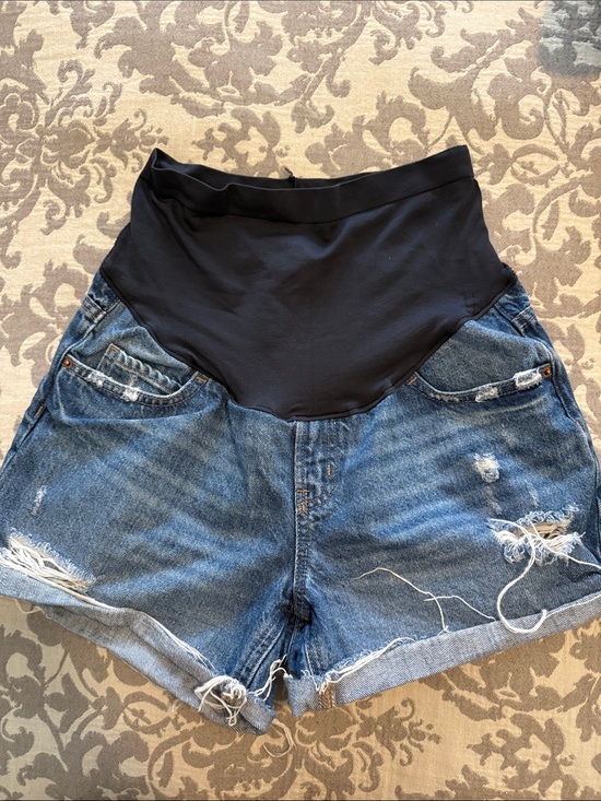 Old Navy Pants - Old Navy Maternity Distressed Denim Shorts Full Panel Slouchy Straight Size 6